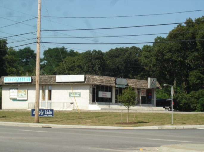 650 Greenwich Ave