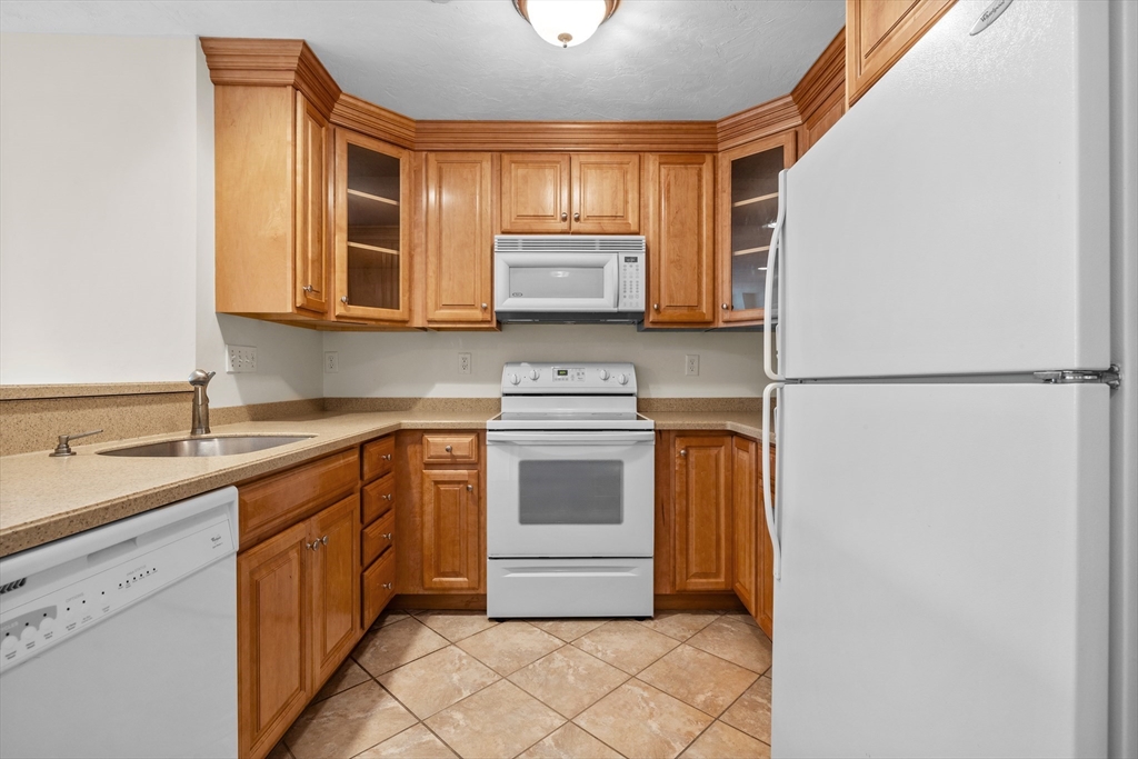 93 W Emerson 1