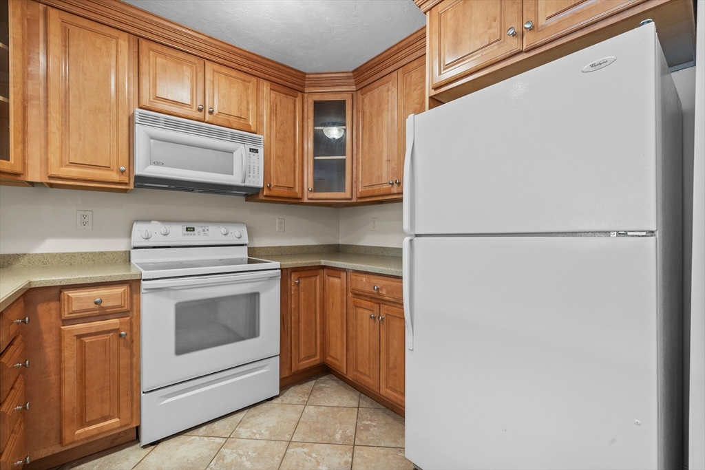 93 W Emerson 1