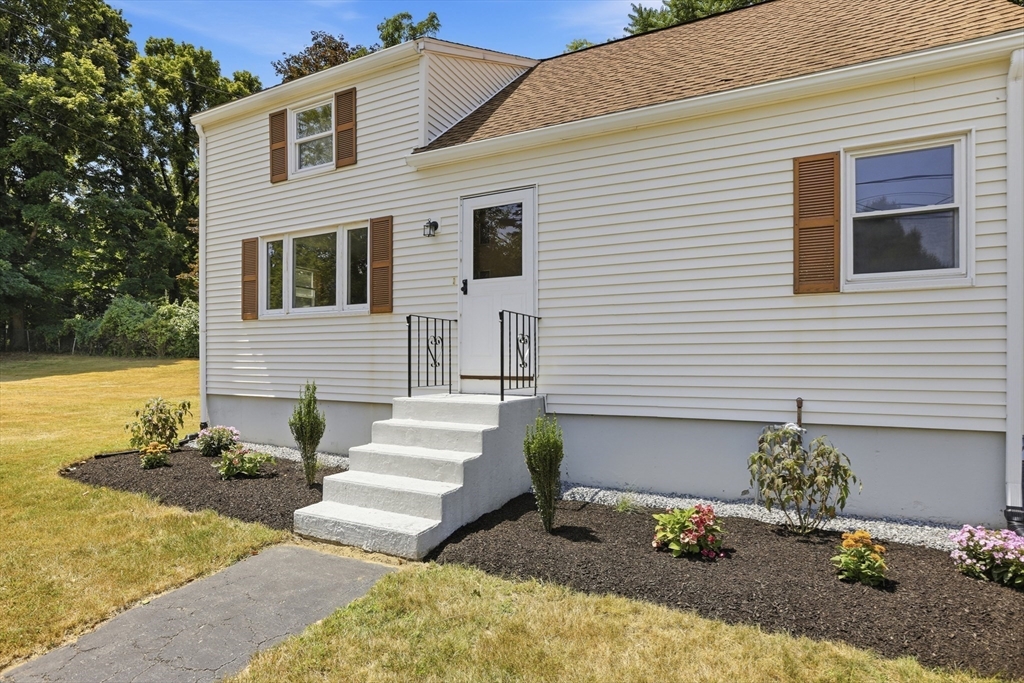 2 Douglas TER, Lowell, MA, 2 Douglas TER, Lowell, MA Photo #3