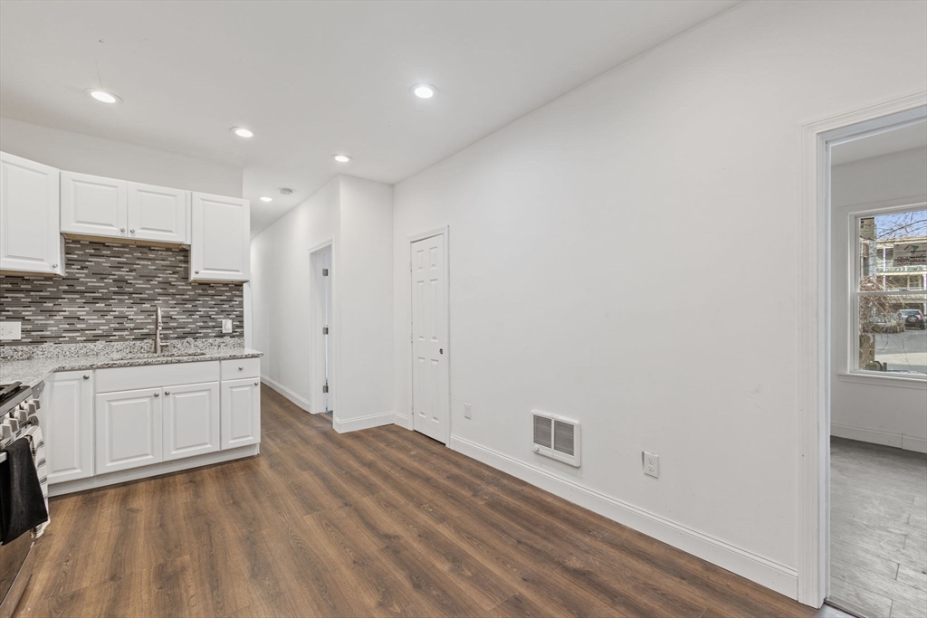 16-18 Fernboro St