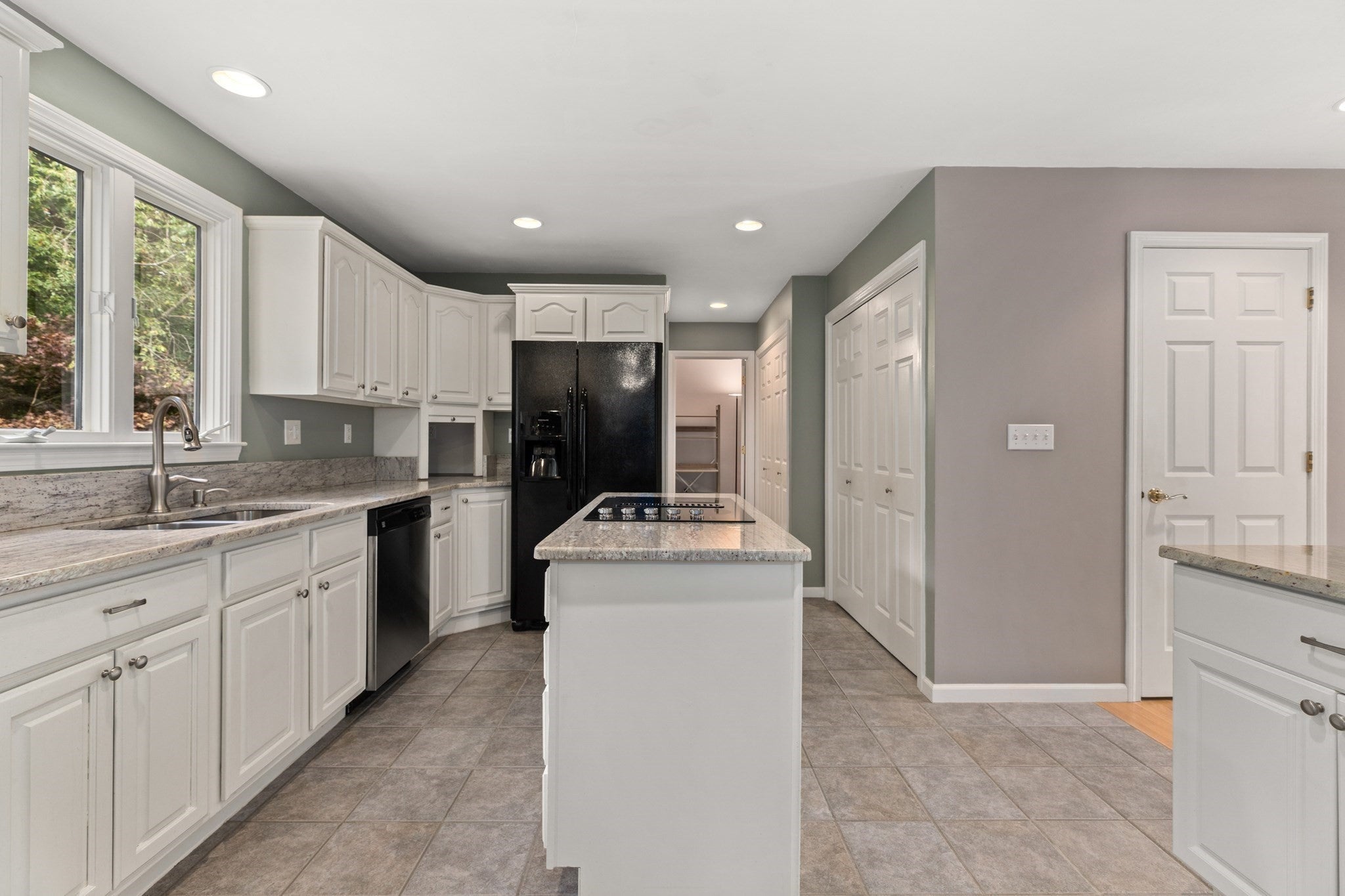 8 Dennison Ct, Stoughton, MA, 8 Dennison Ct, Stoughton, MA Photo #7