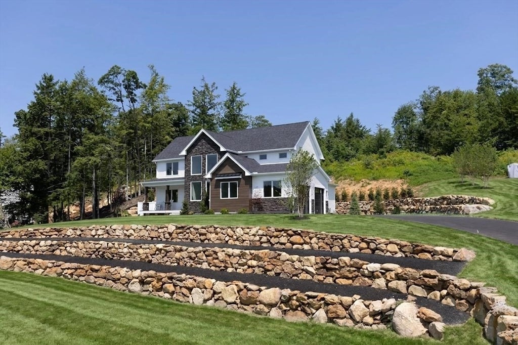 Photo of 25 Indian Rock Road, Bedford, NH