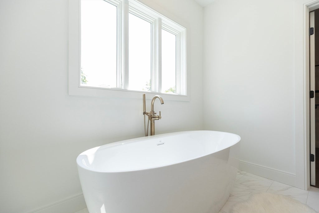 25 Indian Rock Road, Bedford, NH, 25 Indian Rock Road, Bedford, NH Photo #27