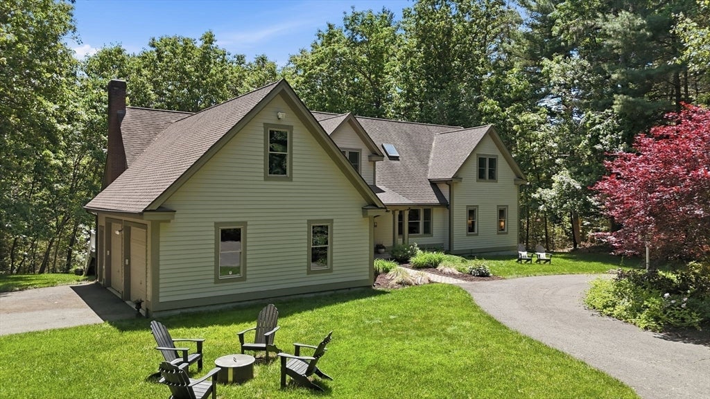 409 Henry St