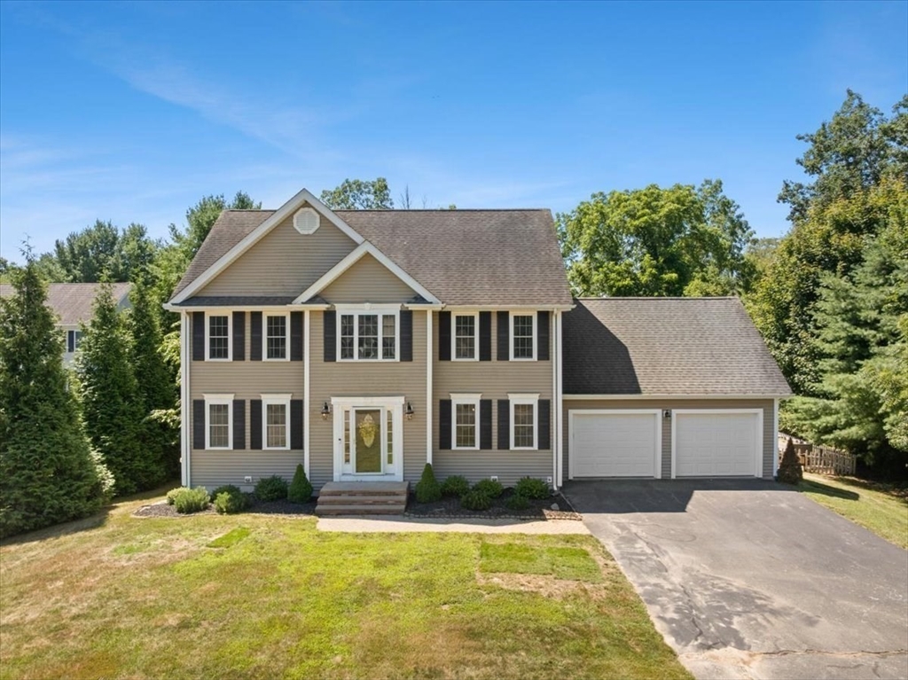 875 Louise Ln