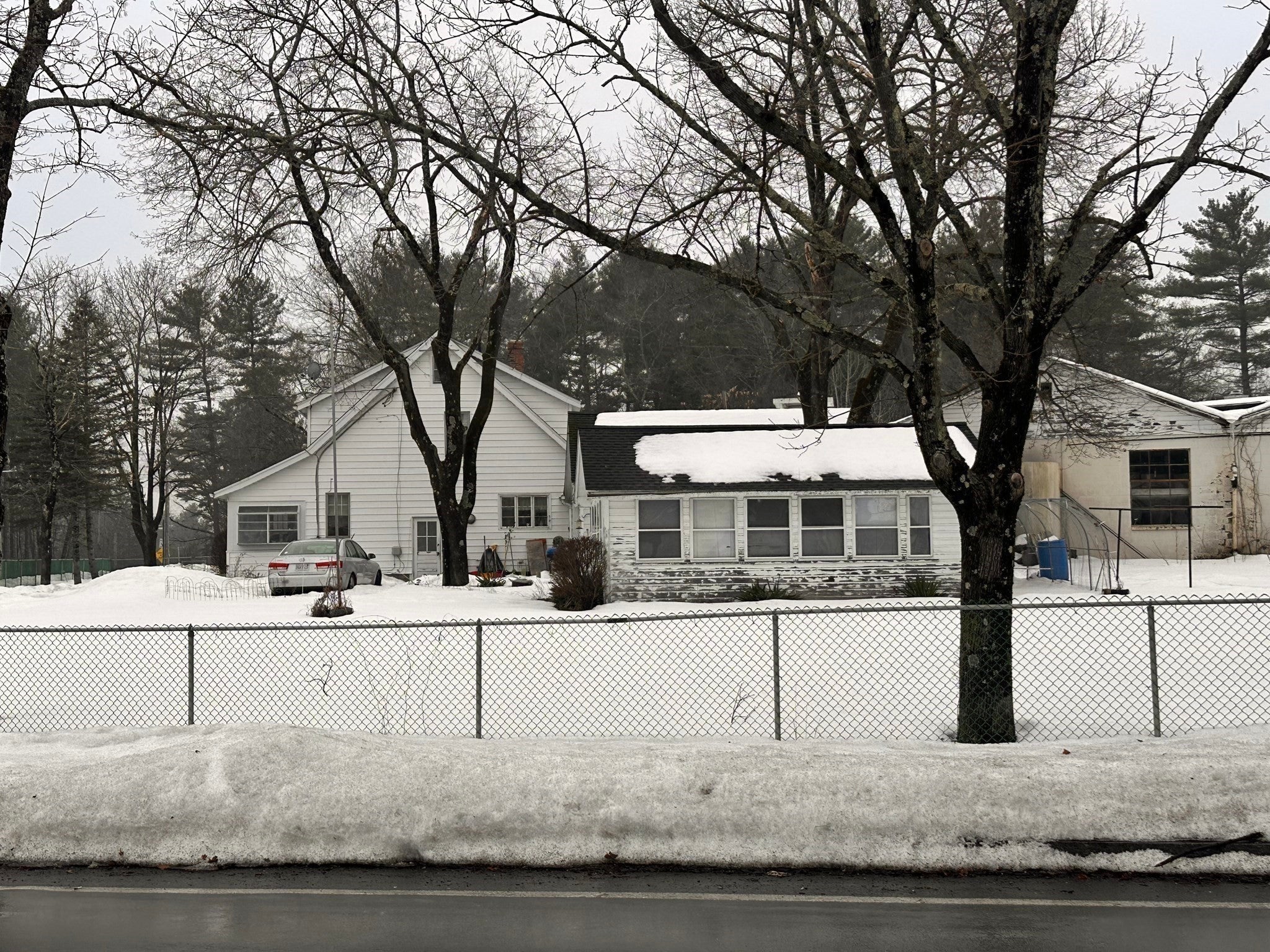 214 Feeding Hills Rd