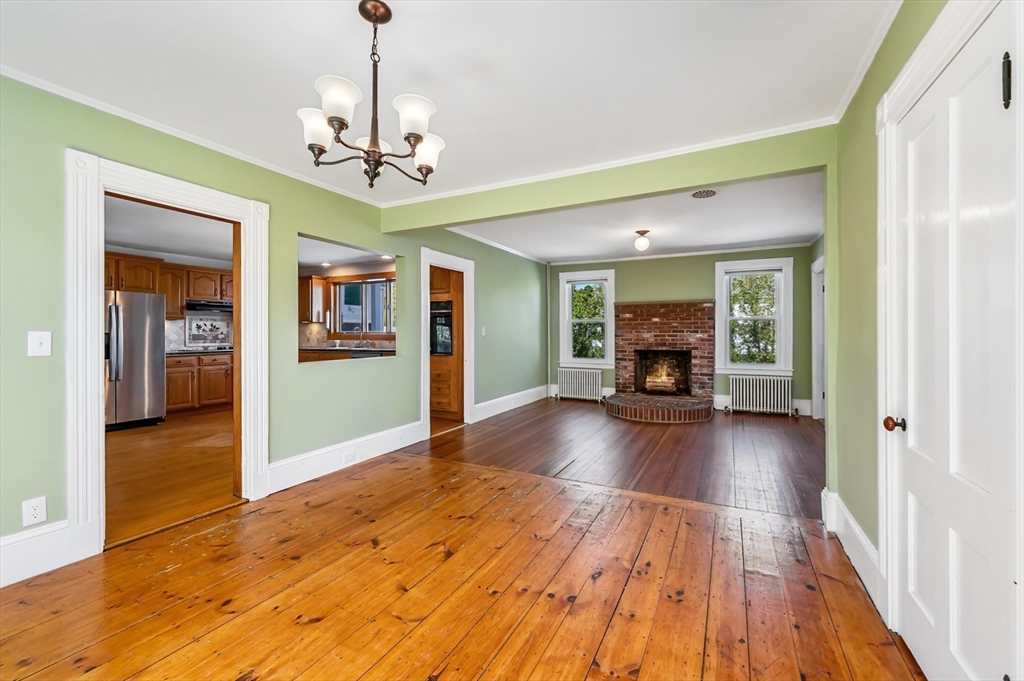 8 Laurel St