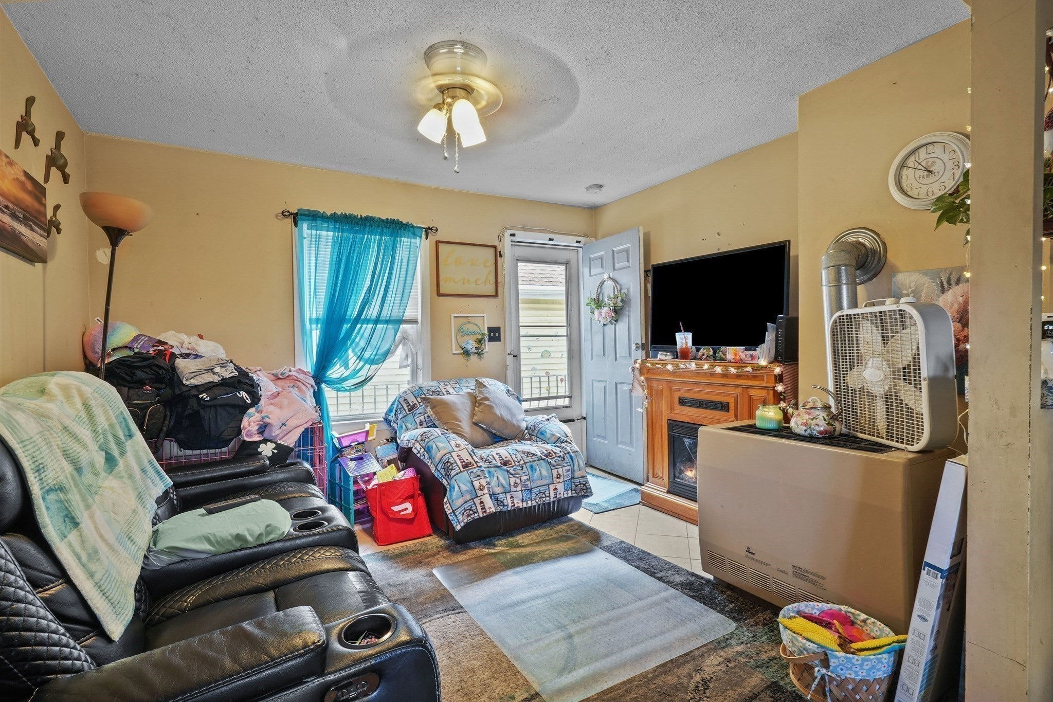 1792 Pleasant St, Fall River, MA Photo #4