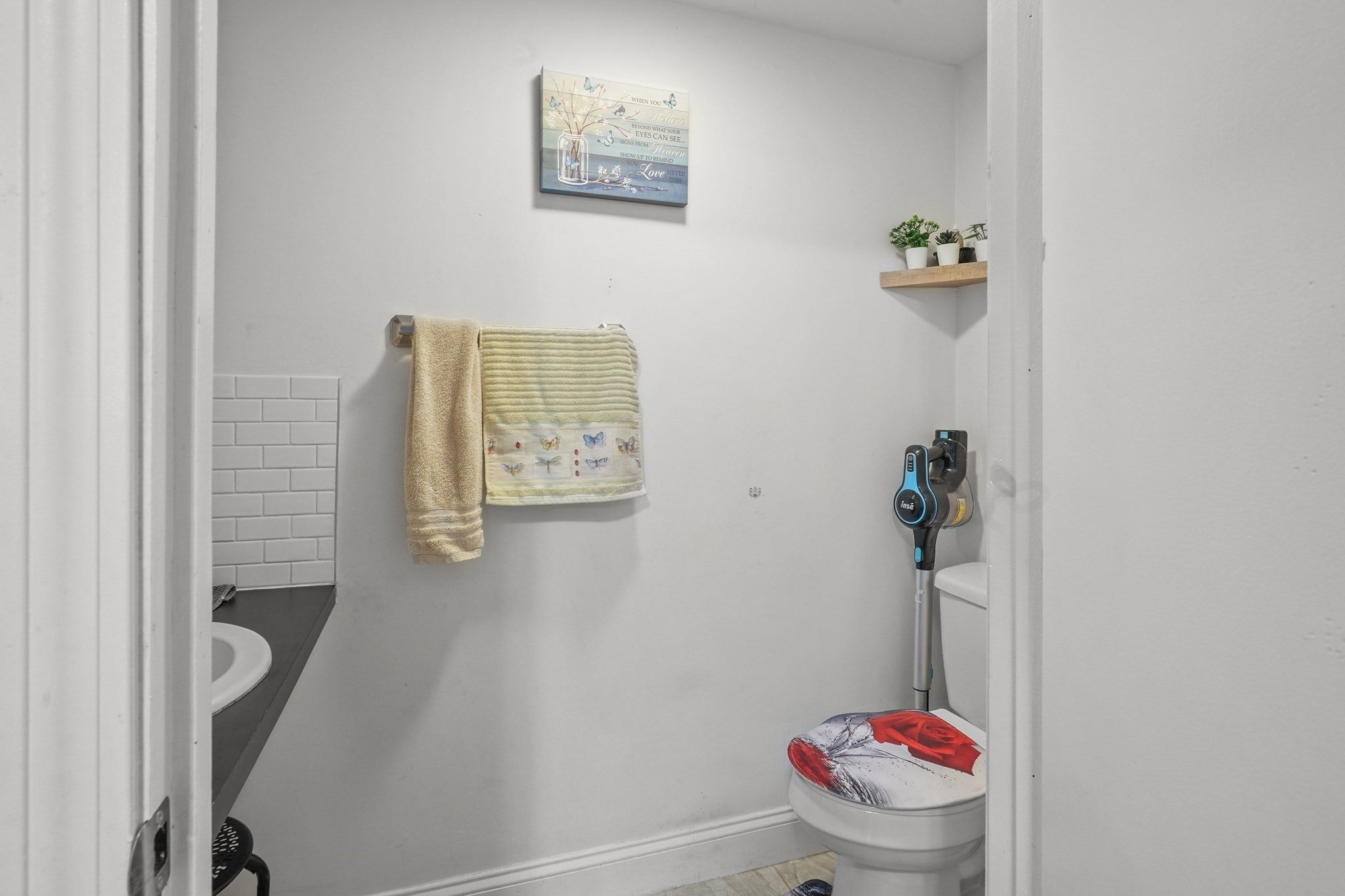 1792 Pleasant St, Fall River, MA Photo #12