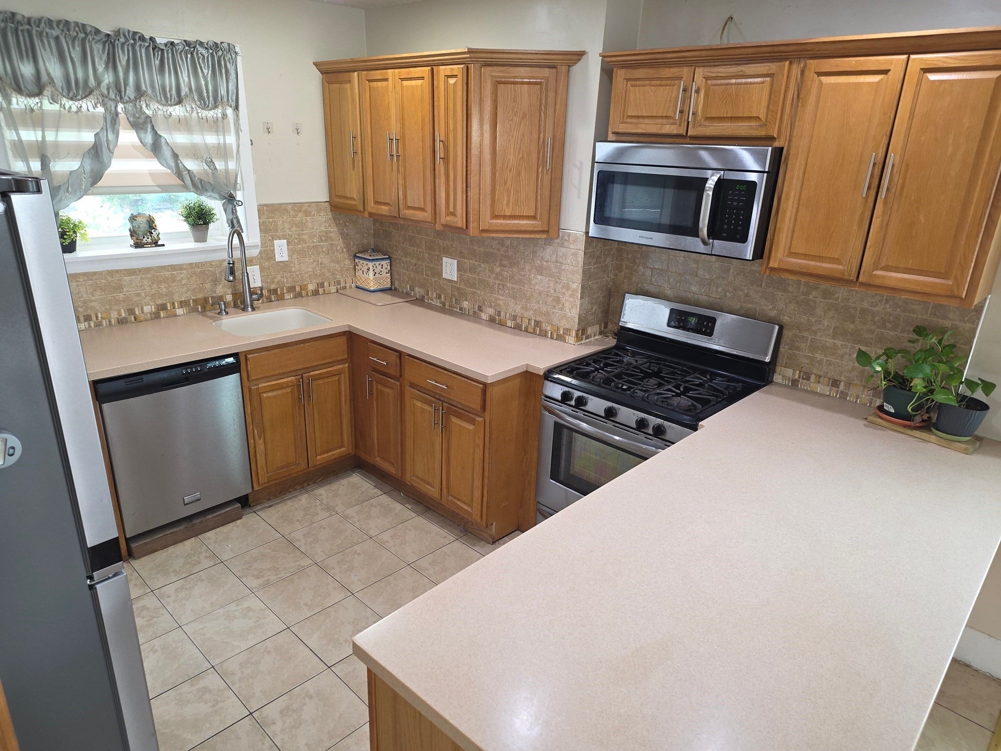 120 Woodrow Ave, Boston, MA Photo #8