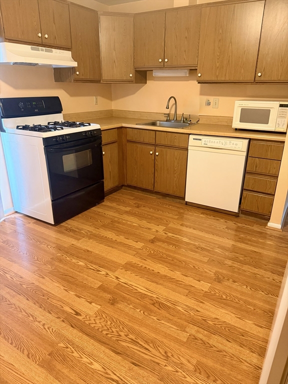 352 Plain St 352