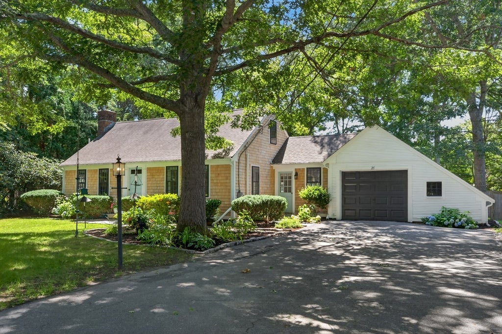 25 Chapaquoit Way