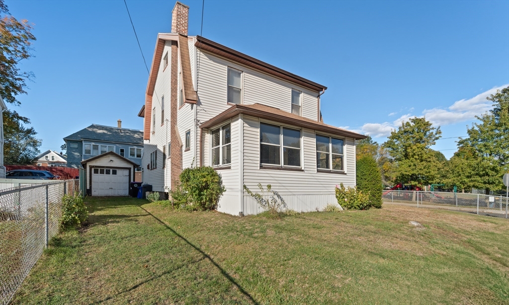 15 Chapman Ave