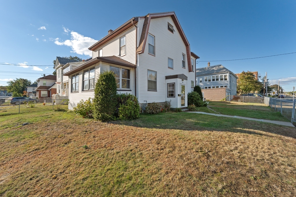 15 Chapman Ave