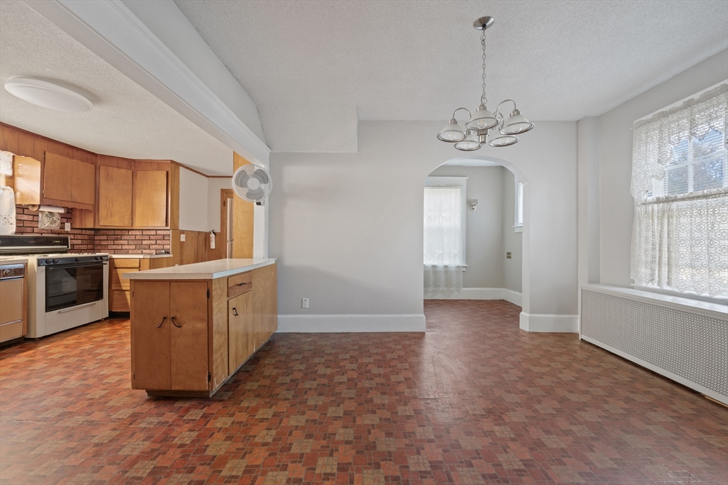 15 Chapman Ave