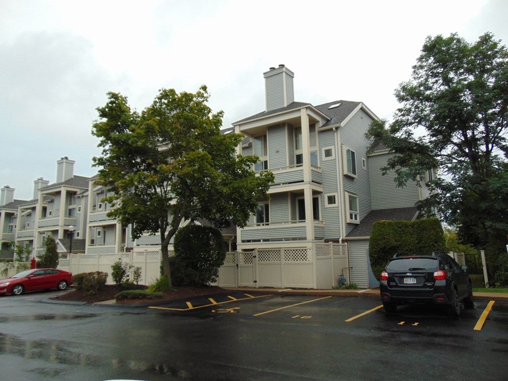 Click for 200 Falls Blvd #D111, Quincy, MA slideshow Click for 200 Falls Blvd #D111, Quincy, MA slideshow