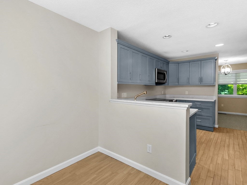 33 Bishops Forest Drive #33, Waltham, MA, 33 Bishops Forest Drive #33, Waltham, MA Photo #8