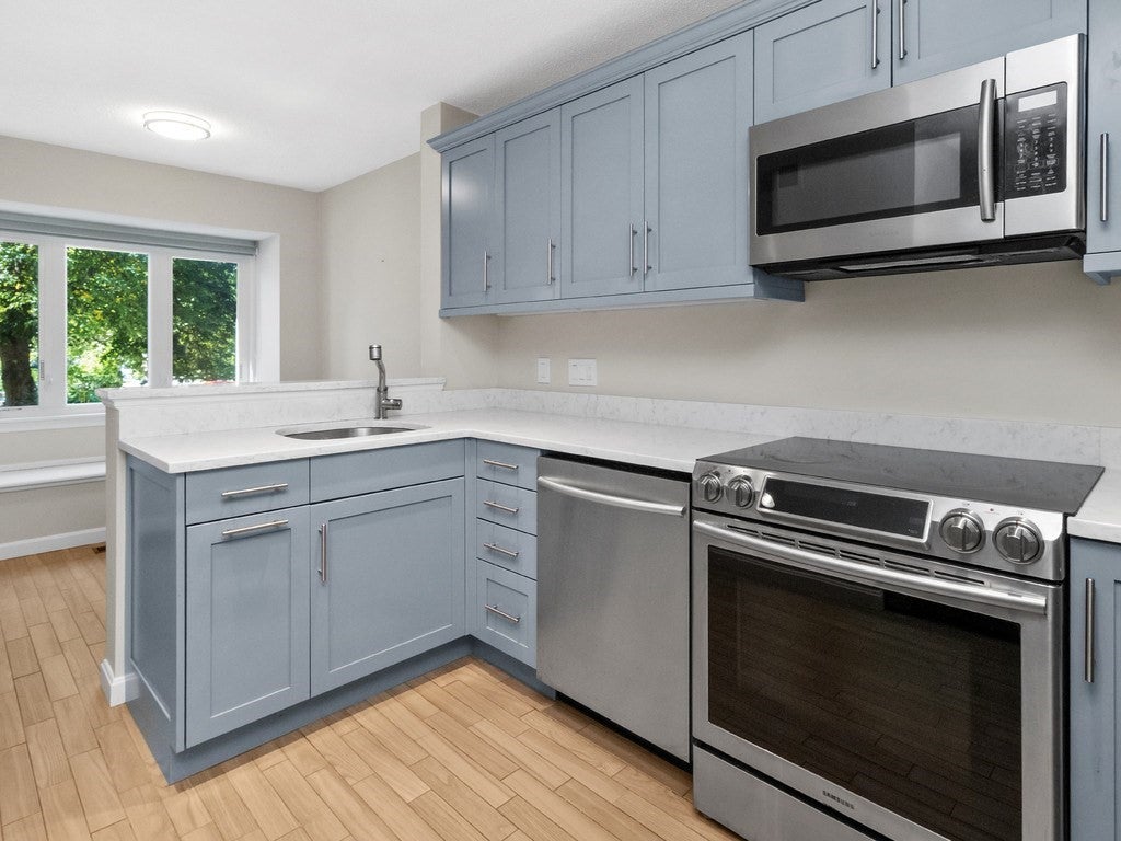33 Bishops Forest Drive #33, Waltham, MA, 33 Bishops Forest Drive #33, Waltham, MA Photo #4