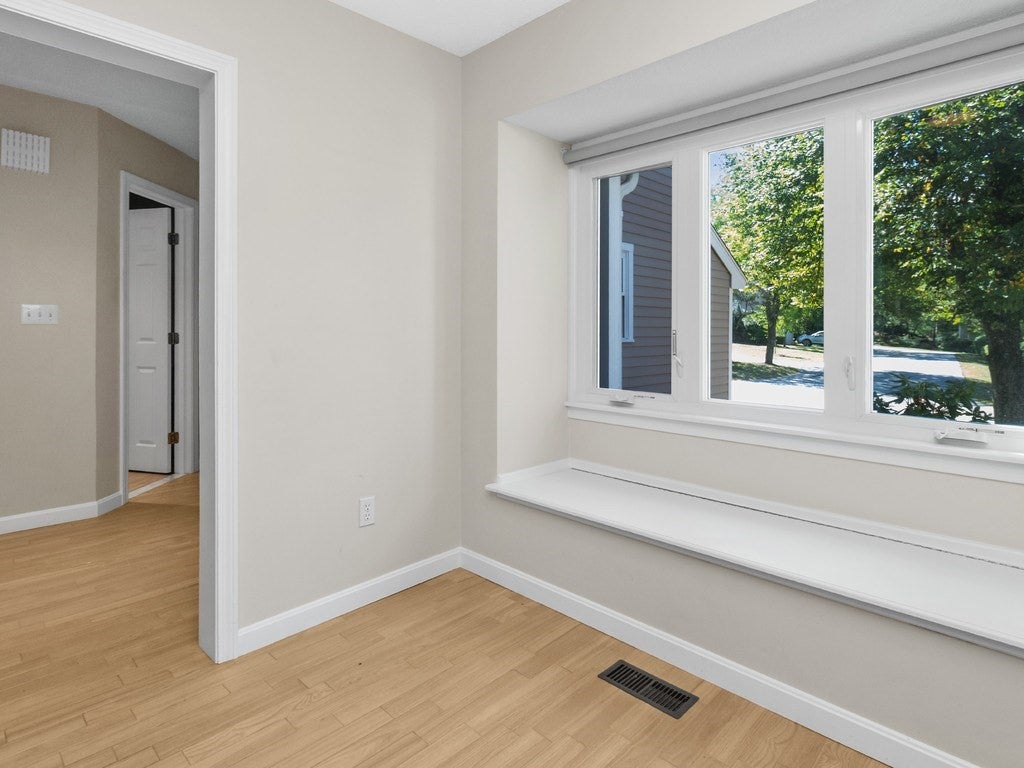 33 Bishops Forest Drive #33, Waltham, MA, 33 Bishops Forest Drive #33, Waltham, MA Photo #9