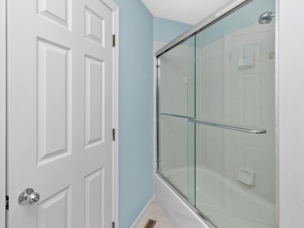 33 Bishops Forest Drive #33, Waltham, MA, 33 Bishops Forest Drive #33, Waltham, MA Photo #28