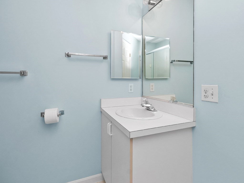 33 Bishops Forest Drive #33, Waltham, MA, 33 Bishops Forest Drive #33, Waltham, MA Photo #29