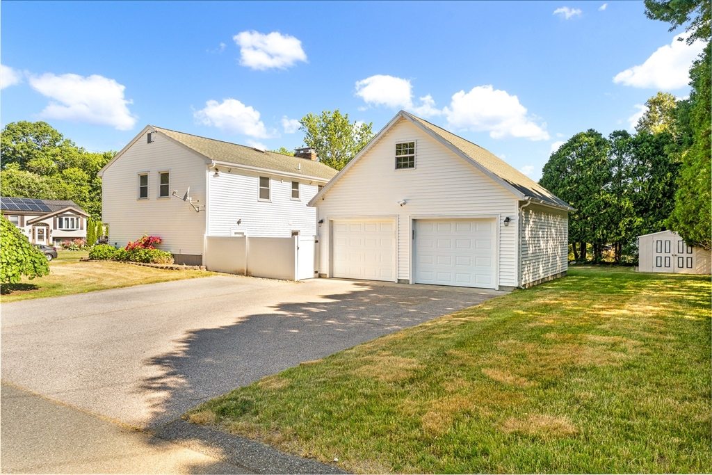 13 Oakdale St