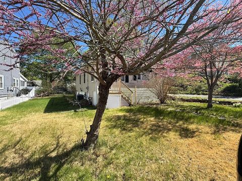 39 Manatee Rd Weymouth MA 02189