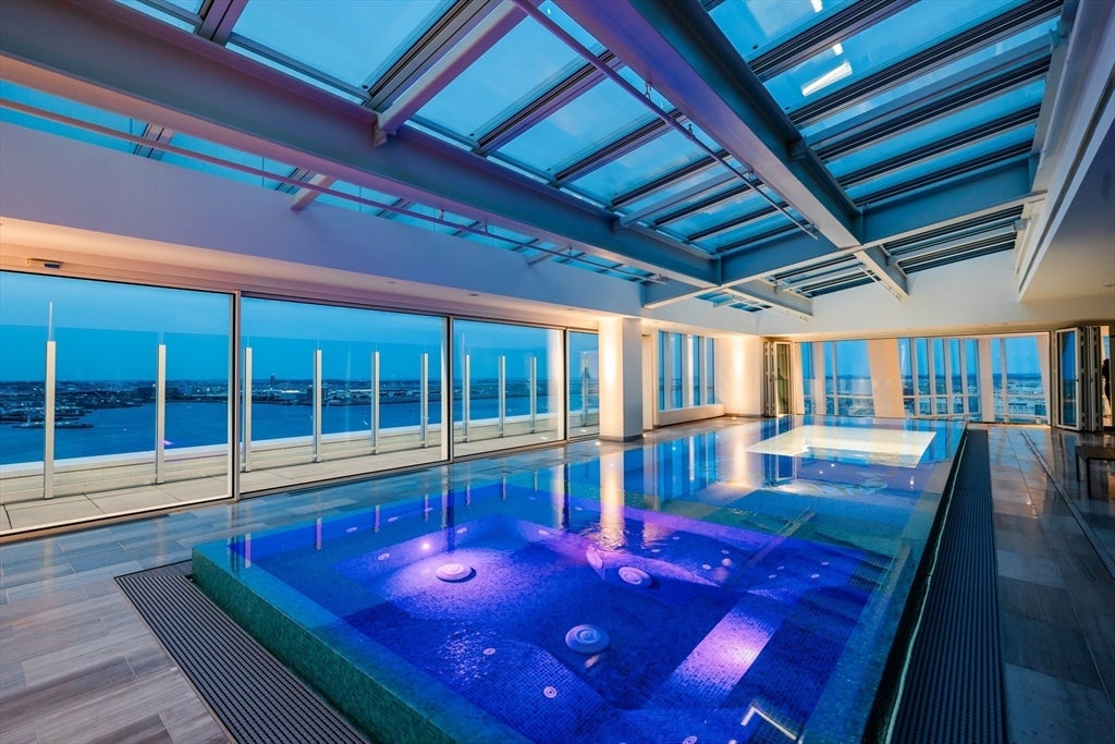 Photo of 150 Seaport Blvd, Boston, MA