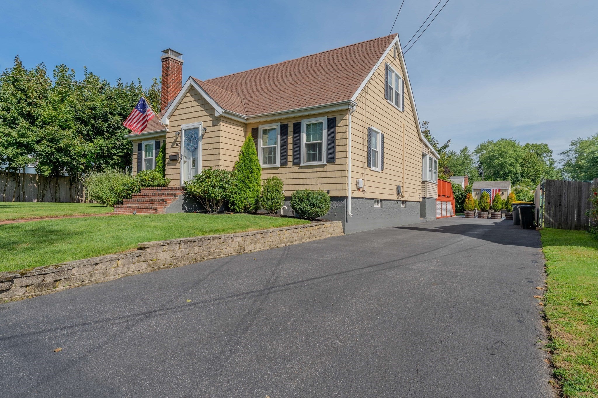 282 Longhill Ave