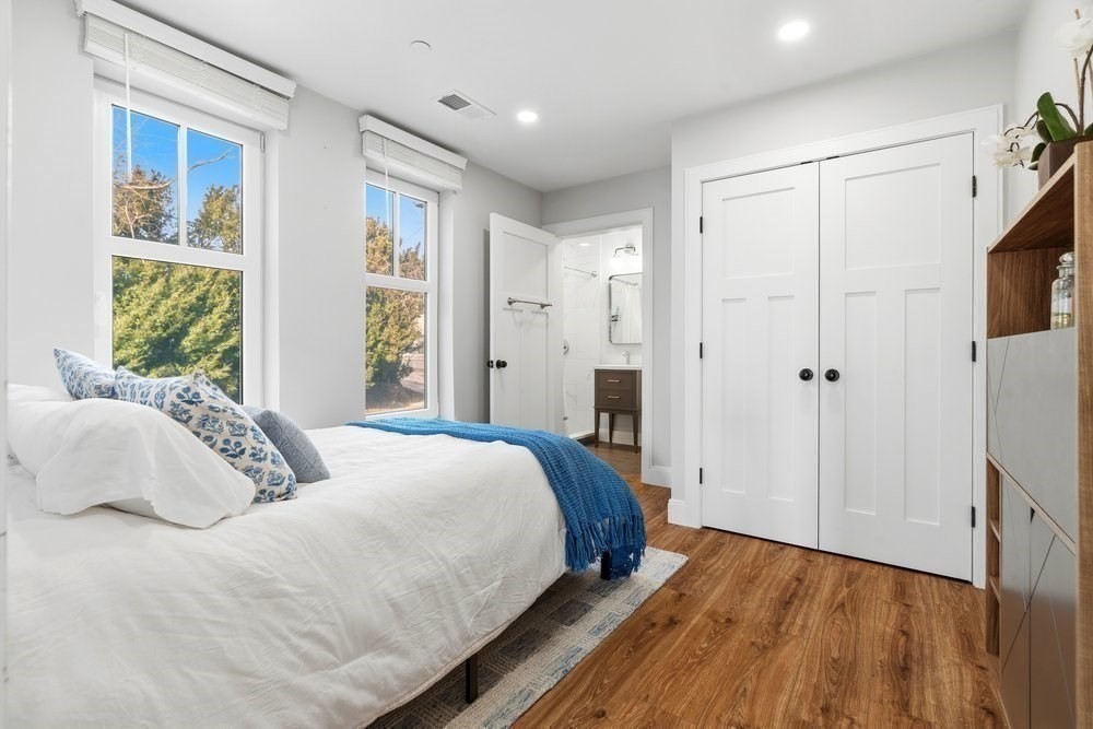 1721 Centre St 304 R, Boston, MA Photo #23