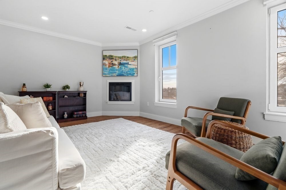 1721 Centre St 304 R, Boston, MA Photo #7