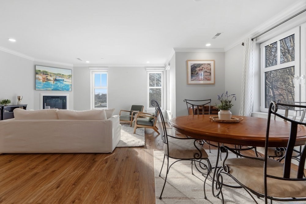 1721 Centre St 304 R, Boston, MA Photo #14