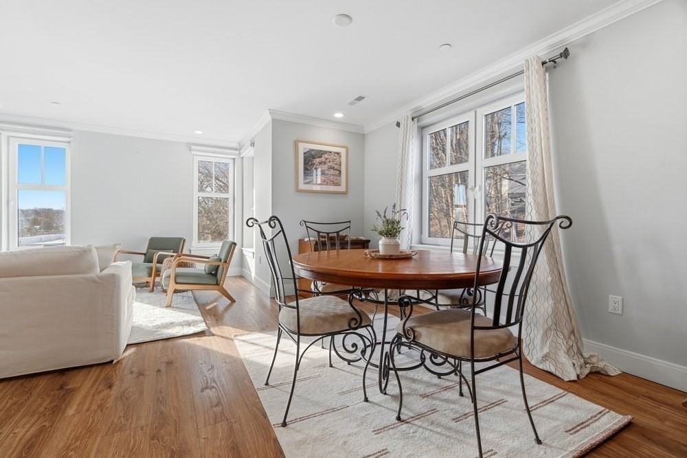 1721 Centre St 304 R, Boston, MA Photo #12
