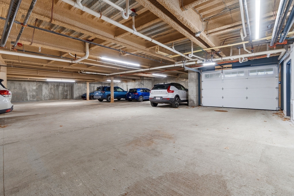 1721 Centre St 304 R, Boston, MA Photo #33