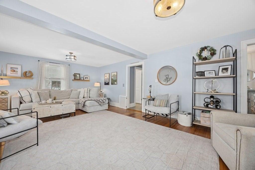 2 Sterling Court