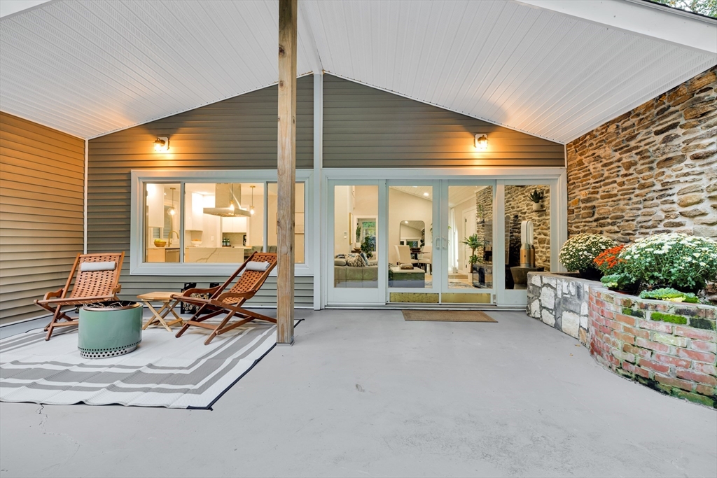 76 Stallion Hill Rd