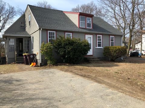 Photo of 82-84 Sea St, Weymouth, MA 02191 (MLS # 73489955)