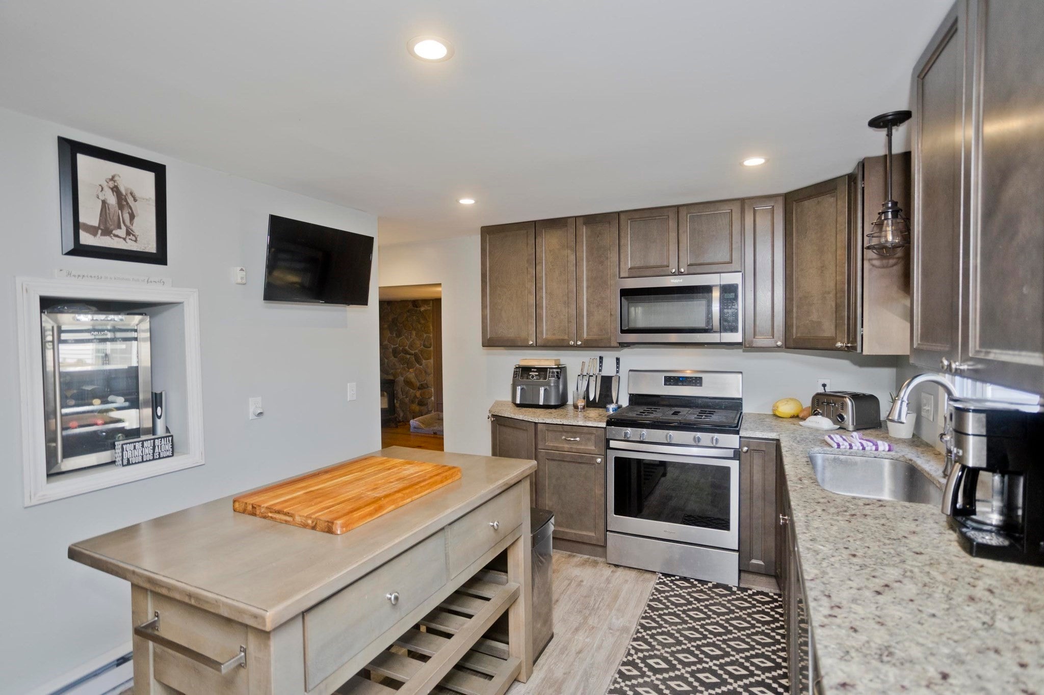 107 Parenteau Dr, Chicopee, MA, 107 Parenteau Dr, Chicopee, MA Photo #13