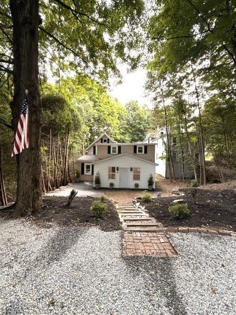 Photo of 12 Ryefield Rd, Fitchburg, MA