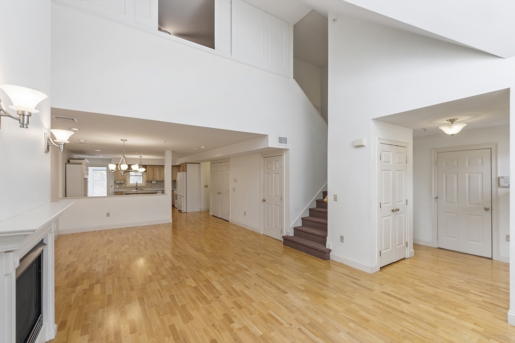 135 Beach Road E2