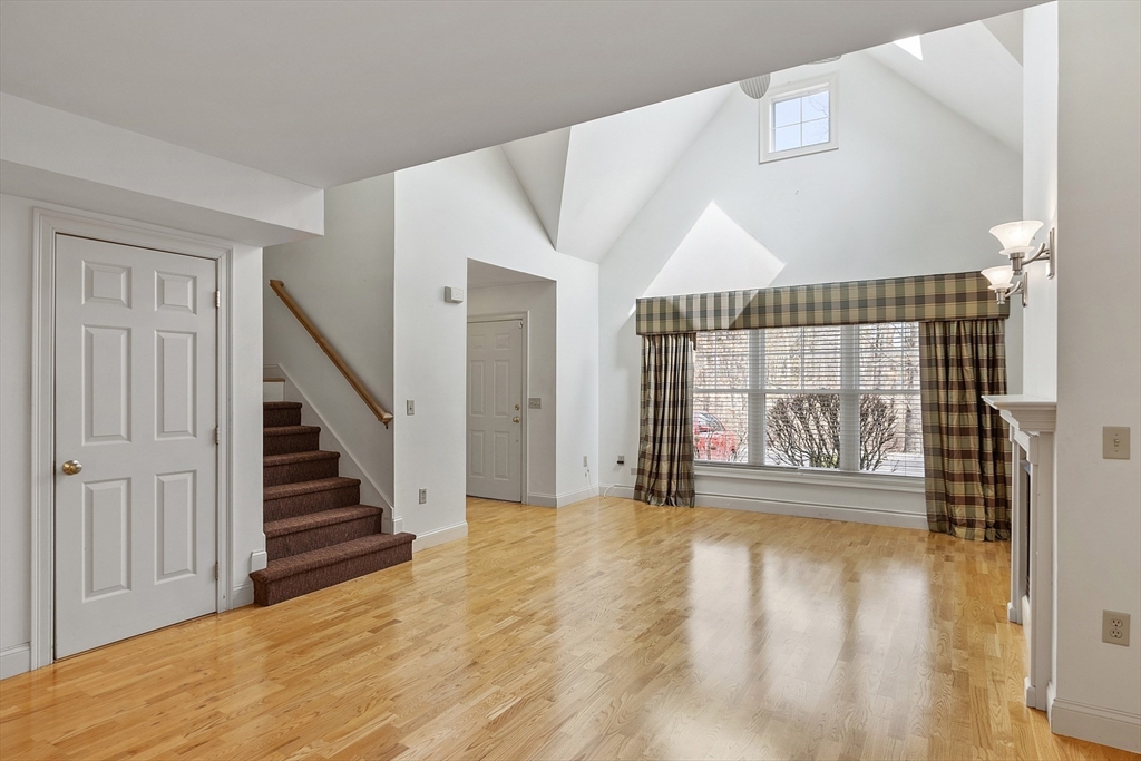 135 Beach Road E2