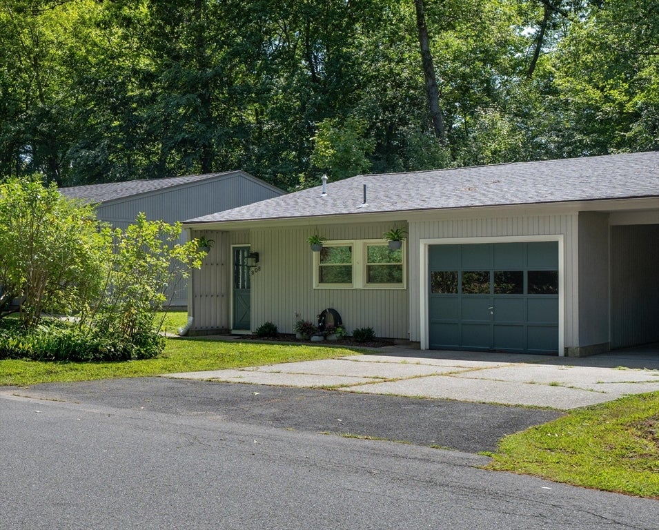 Photo of 808 Fairway Ave, Montague, MA