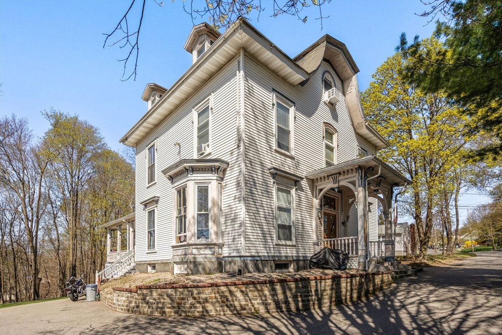 391 Elm St