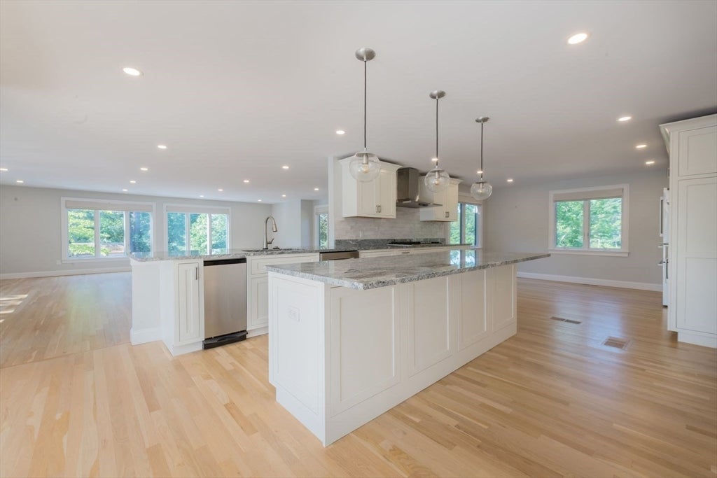 18 Marscot Way, Plymouth, MA Photo #6