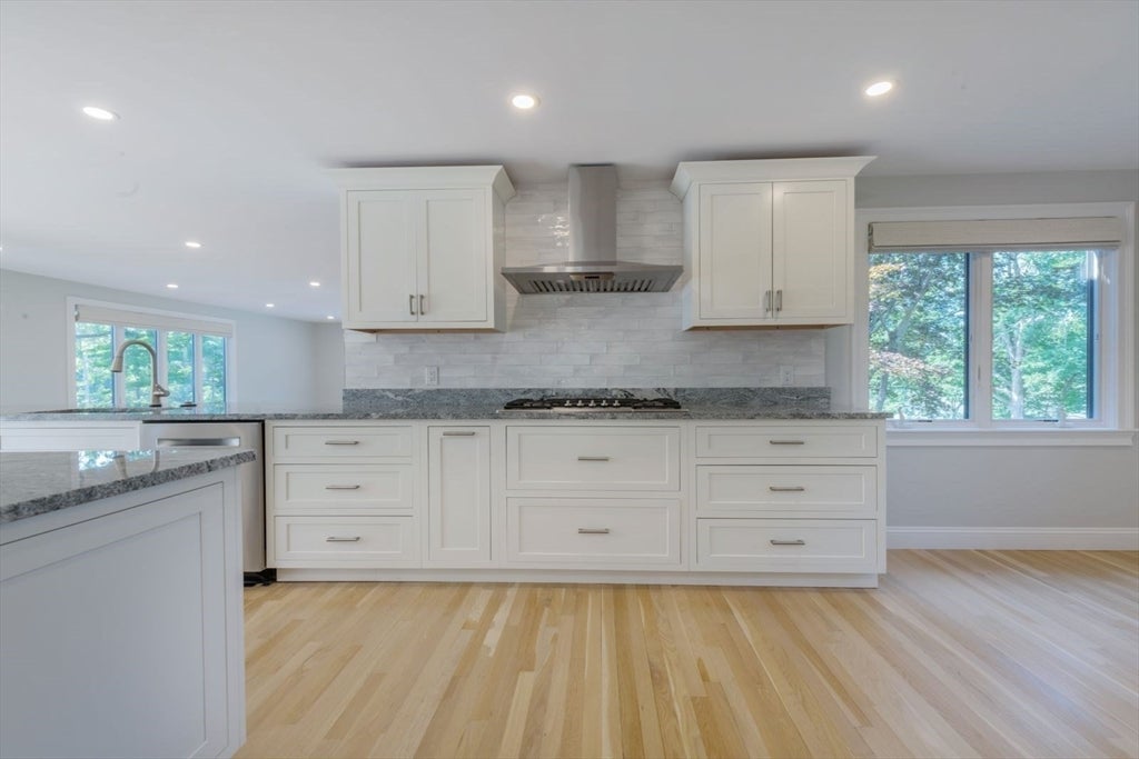 18 Marscot Way, Plymouth, MA Photo #8