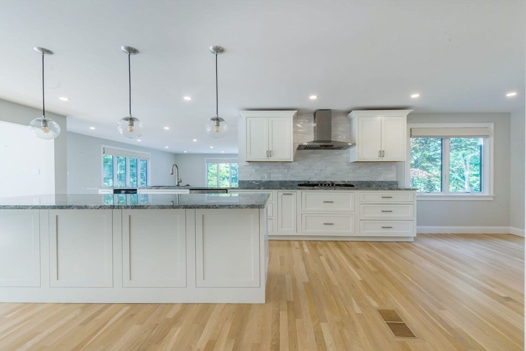 18 Marscot Way, Plymouth, MA Photo #7