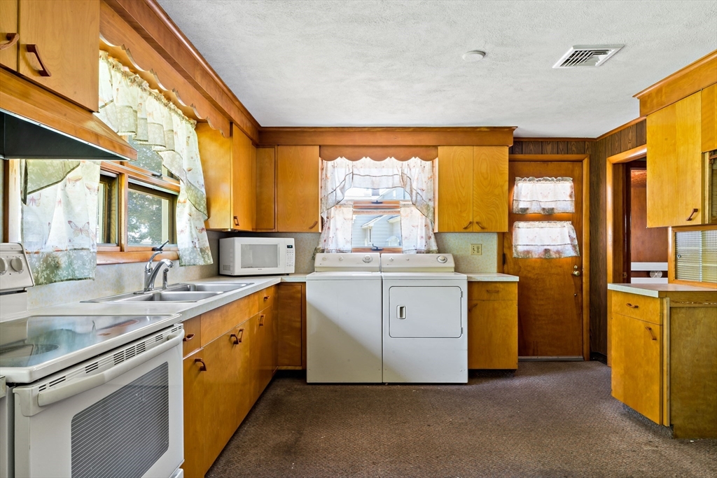 195 Barney Ave