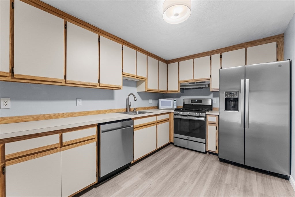100 Cass Ave #A6, Dracut, MA, 100 Cass Ave #A6, Dracut, MA Photo #3