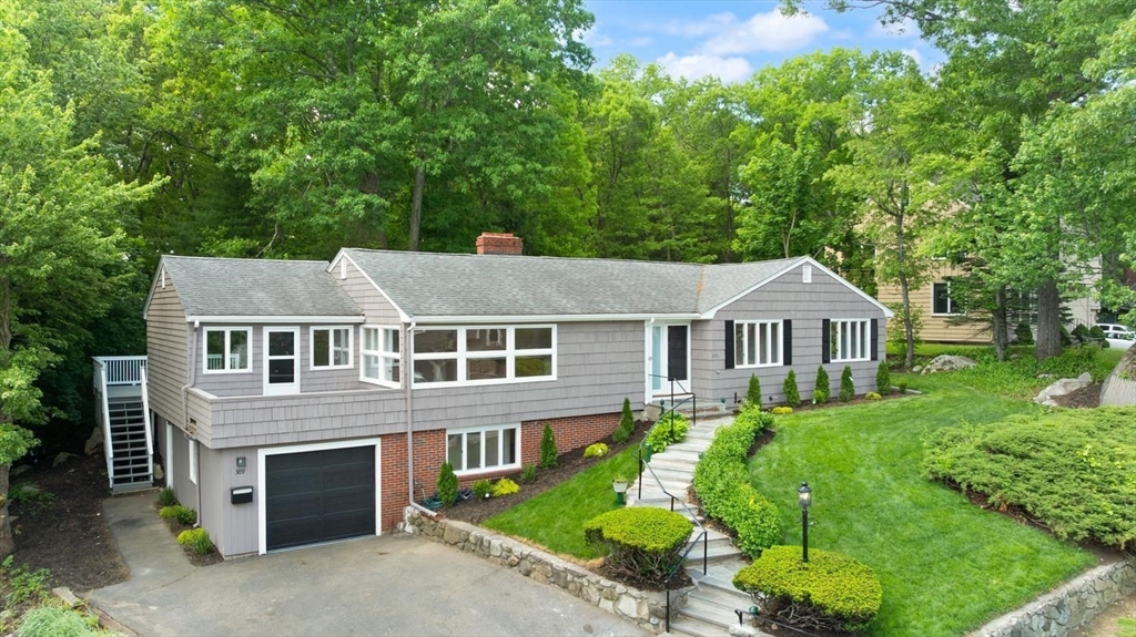 389 Porter St